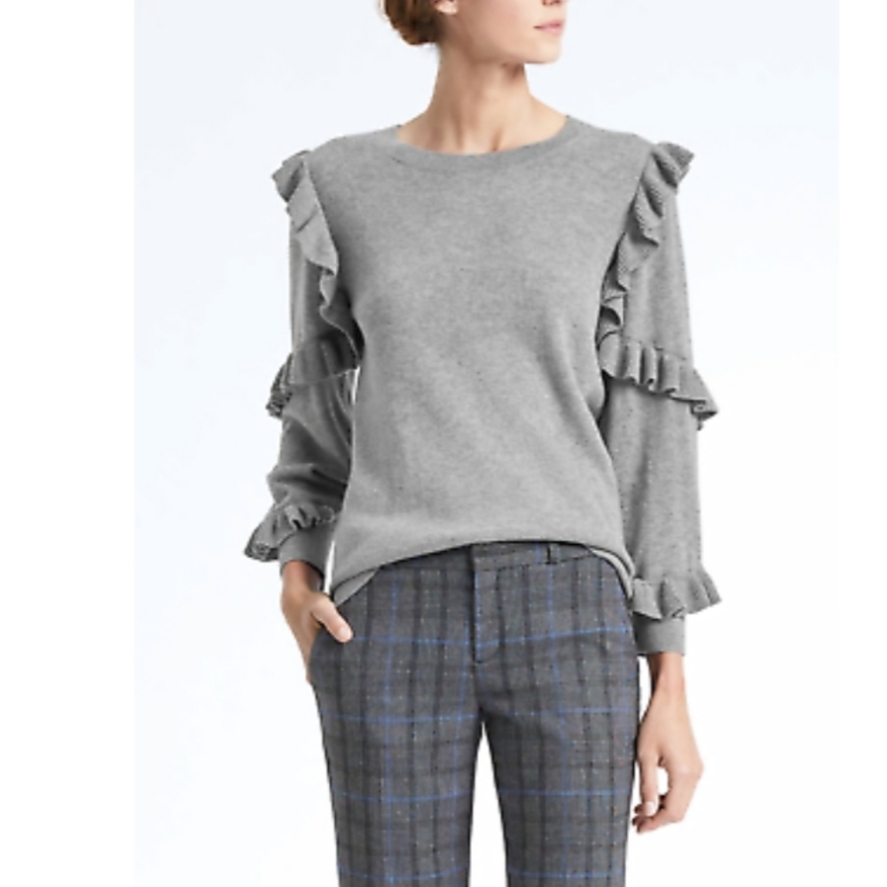 Banana republic | Ruffled sleeve gray sweater sz M
